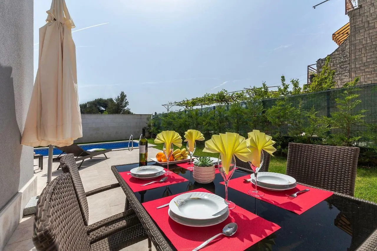 Apartment Villa Isabella Pula